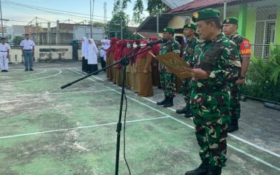 Danpos Ramil Kutaraja menjadi Pembina Upacara di SMA Negeri 13 Banda Aceh