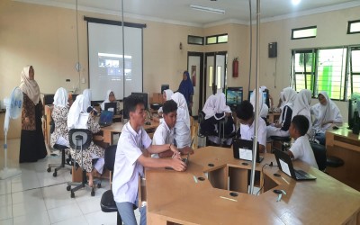 Siswa SMAN 13 Banda Aceh Mengikuti Pelatihan Cloud Computing  AWS Tech for Indonesia 2022